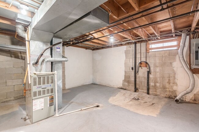 Building Photo - 4838 Dierker Rd