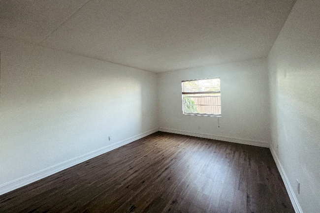 Building Photo - 2836 Somerset Park Dr