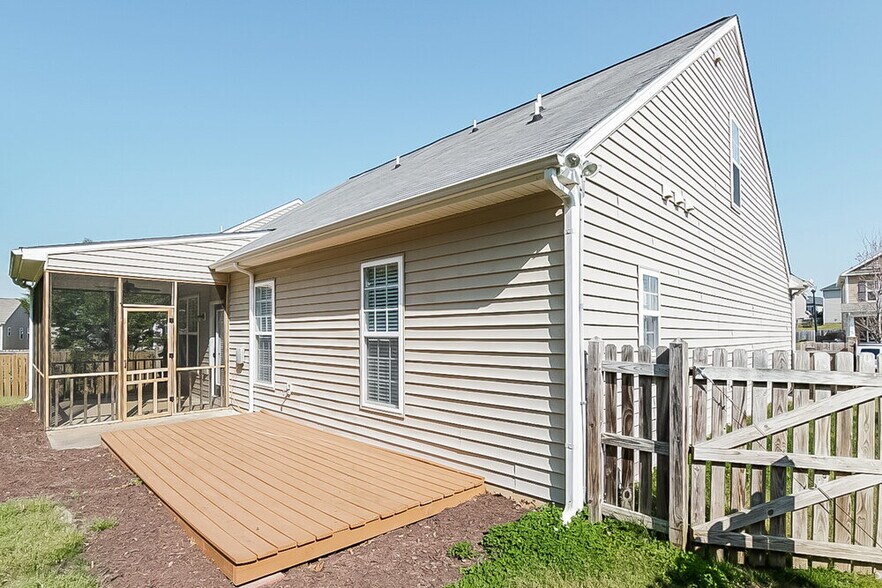Building Photo - 240 Haywood Ln
