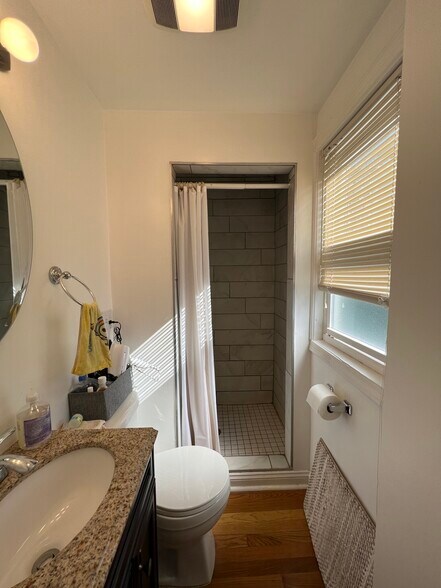 Building Photo - 16-18 Silvey Pl. Unit 1