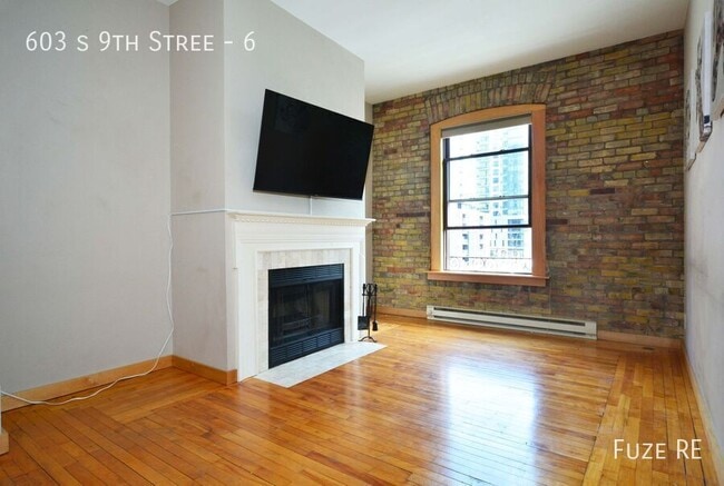 Building Photo - 603 S 9th St