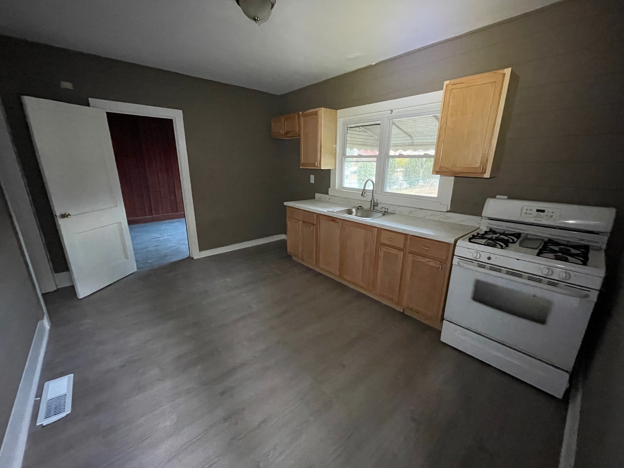 Building Photo - 5002 Park Ave