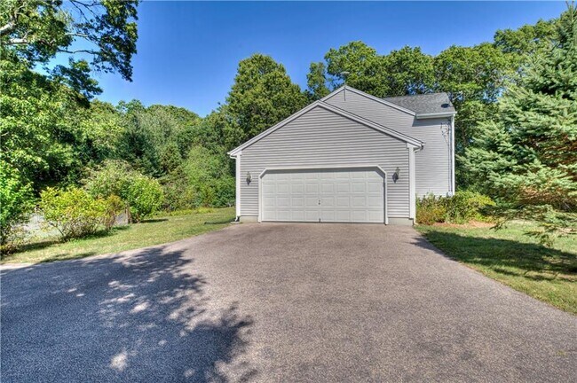 Building Photo - 34 Deer Run