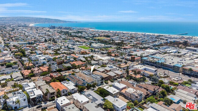 Building Photo - 926 17th St