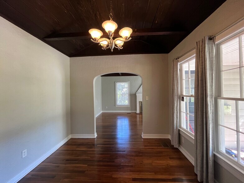 Building Photo - 2140 Arcadia Pl
