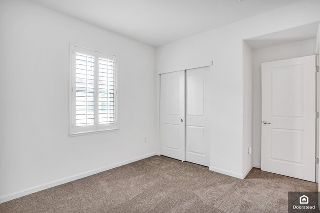 Building Photo - 1604 Northshore Dr