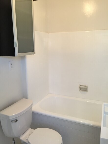 Building Photo - 3532 Helms Ave