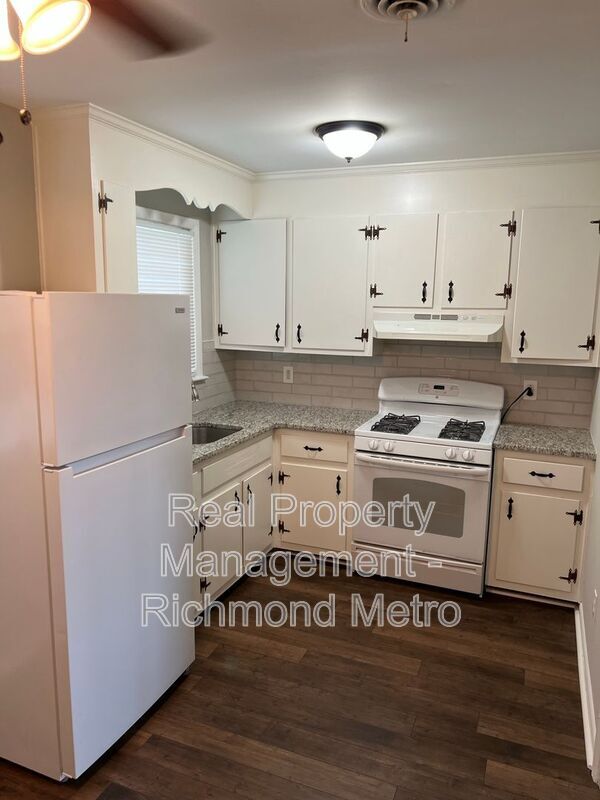 Building Photo - 1140 Shuford Ave