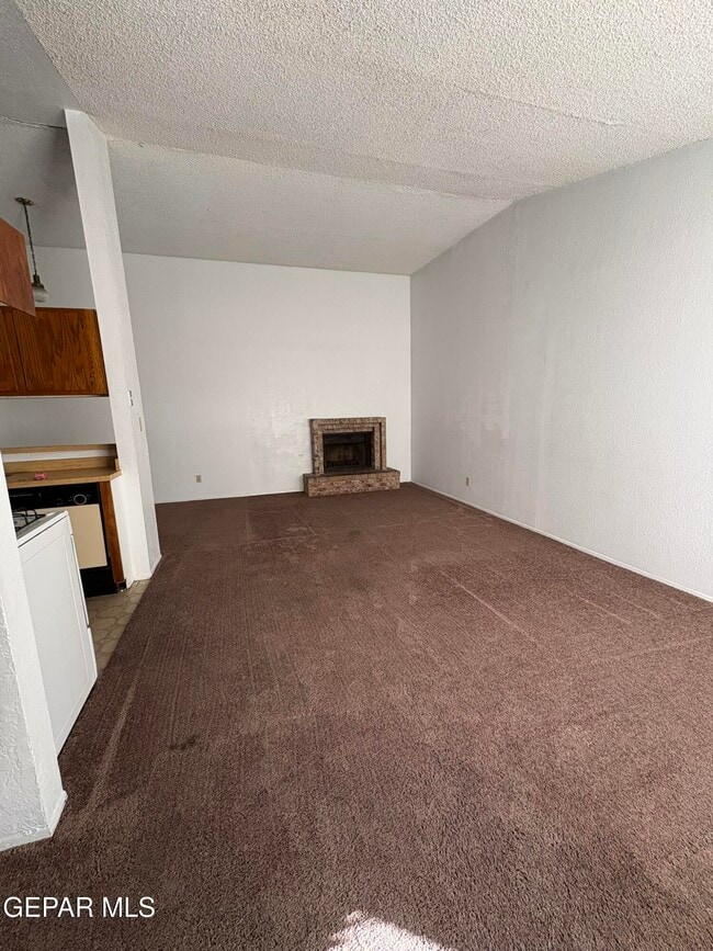 Building Photo - 1922 Lake Omega St