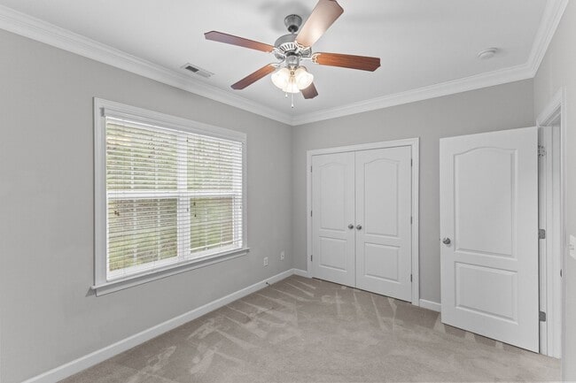 Building Photo - **3bd/2.5ba Townhome in Magnolia Woods**