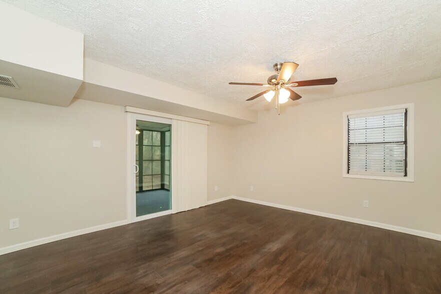Building Photo - 1620 Olde Spring Trail