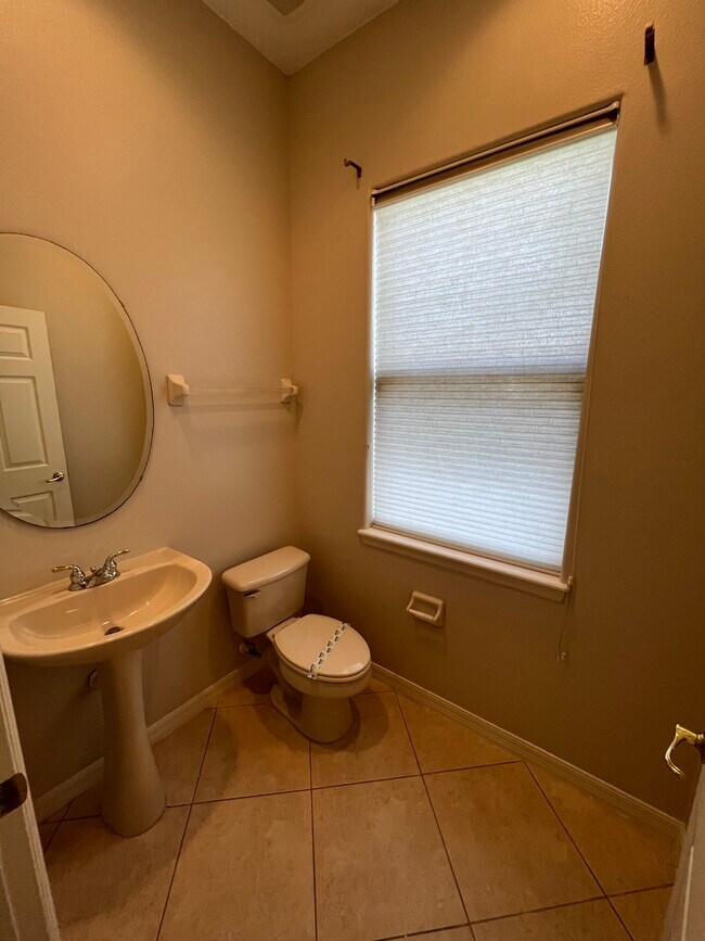 Building Photo - 8760 The Esplanade Ct