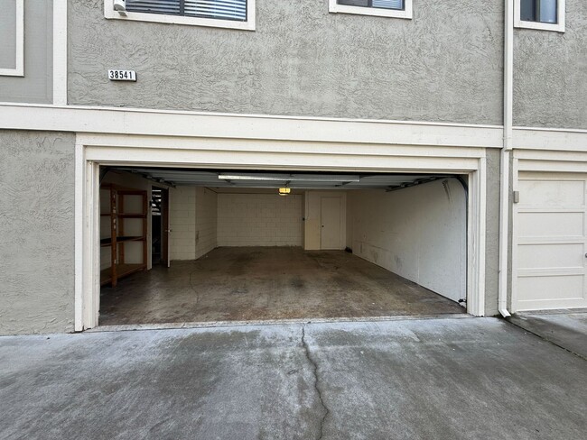 Building Photo - Fremont- Newly Upgraded, 2 Bed 2 Bath Cond...