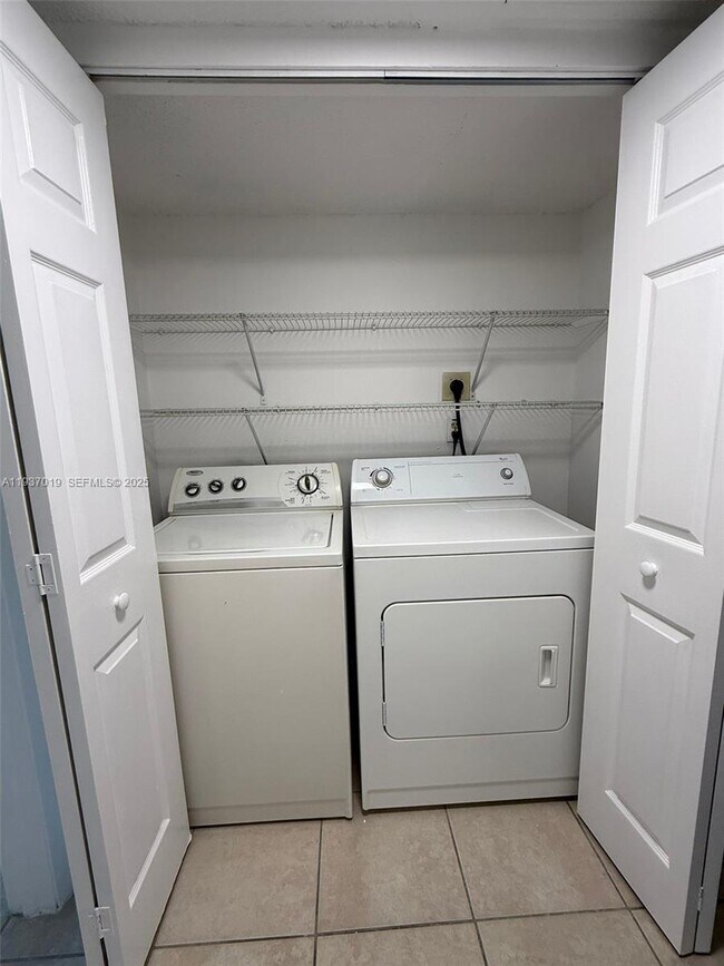 Building Photo - 8343 Lake Dr