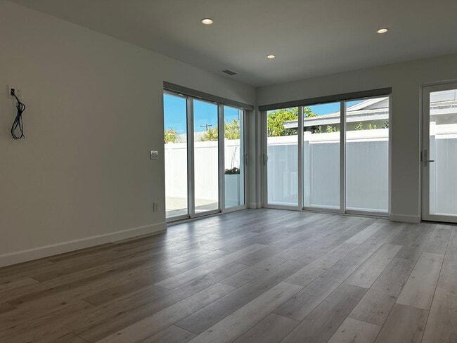 Building Photo - Live the Coastal Lifestyle in Cardiff