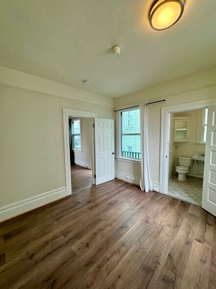 Building Photo - 1418 Pacific Ave