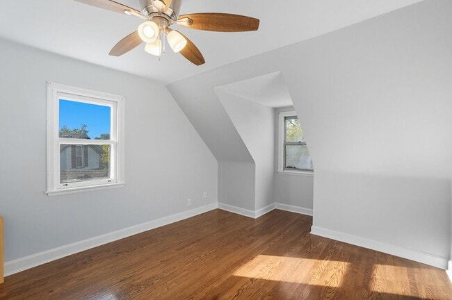 Building Photo - 3 Bedroom, 1.5 Bathroom Home in Cincinnati!