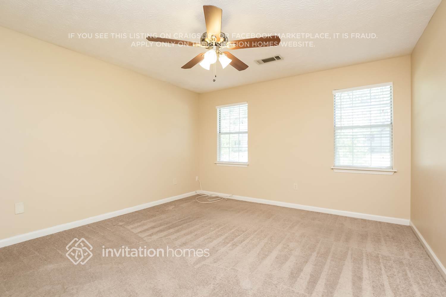 Building Photo - 1835 Red Rose Ln