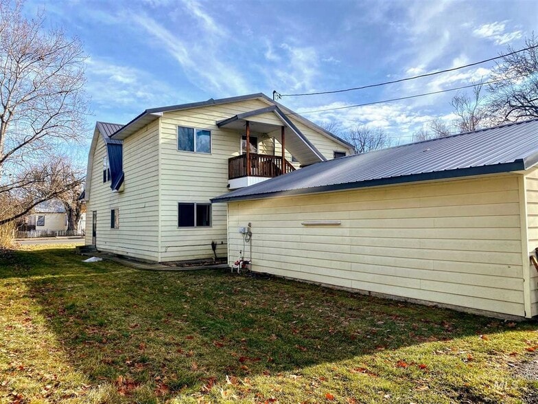 Building Photo - 603 N 6th St