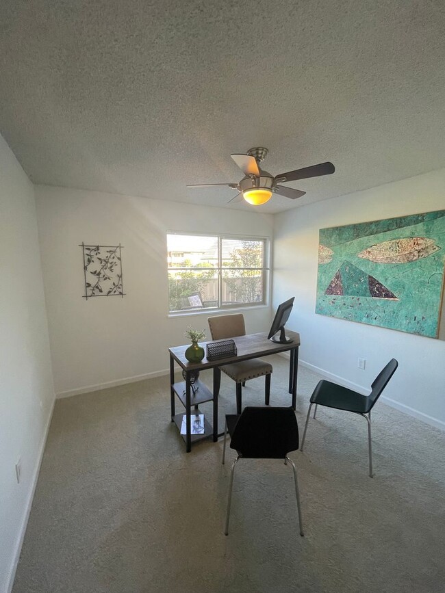 Building Photo - Updated 3BD/ 2BA Gunbarrel Condo- NEW CARP...