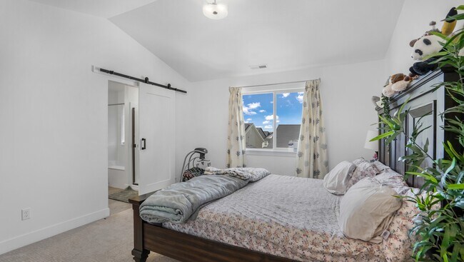 Building Photo - 4162 W Gate Keeper Dr