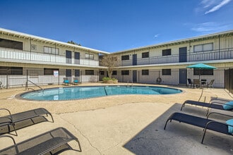 Building Photo - Mission Villas