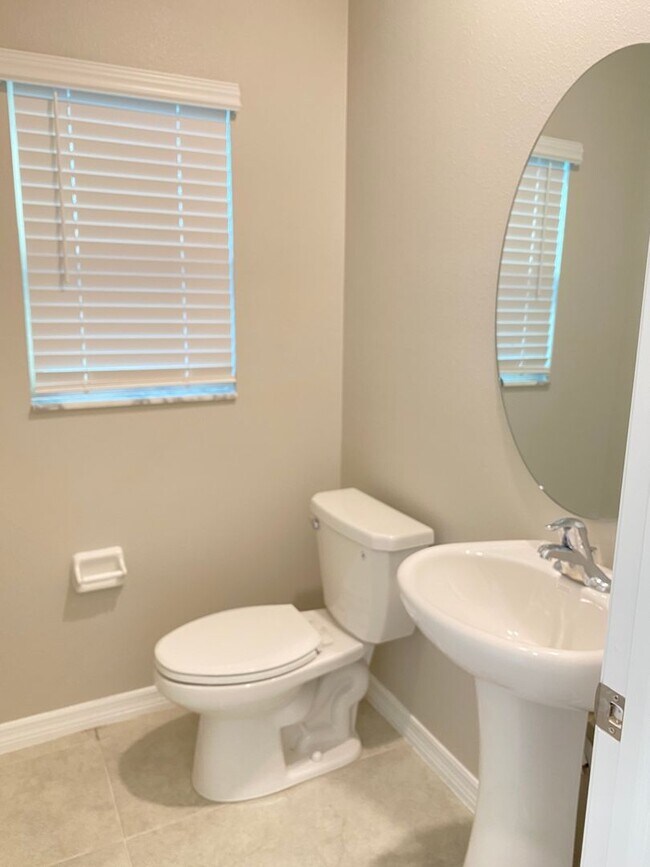Building Photo - 7049 Samuel Ivy Dr