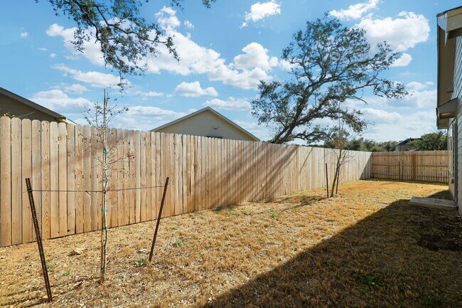Building Photo - ***APPLICATION CURRENTLY UNDER REVIEW*** MOVE IN SPECIAL, ONE WEEK FREE***Open Concept Home in Wa...