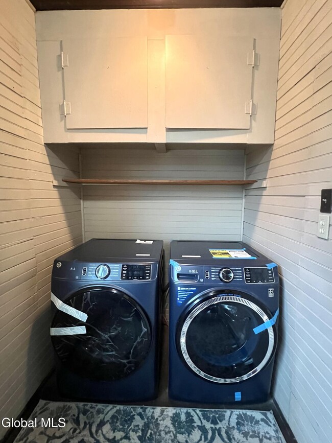 Building Photo - 83 Arnold Ave