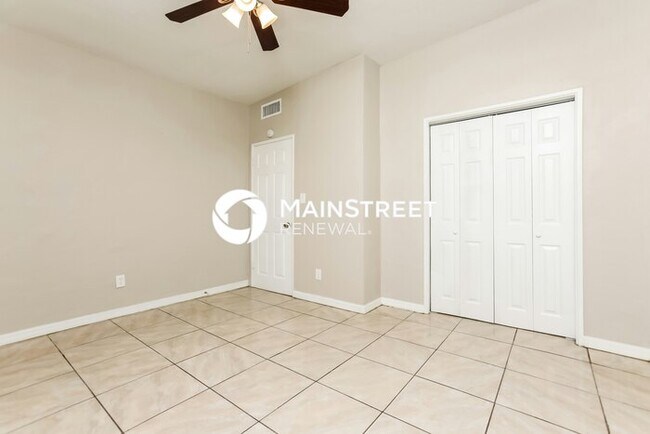 Building Photo - 3 Bedroom Pet-Friendly Home in Orlando, FL with Main Street Renewal