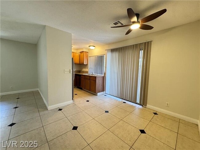 Building Photo - 6121 Meadow Haven Ln