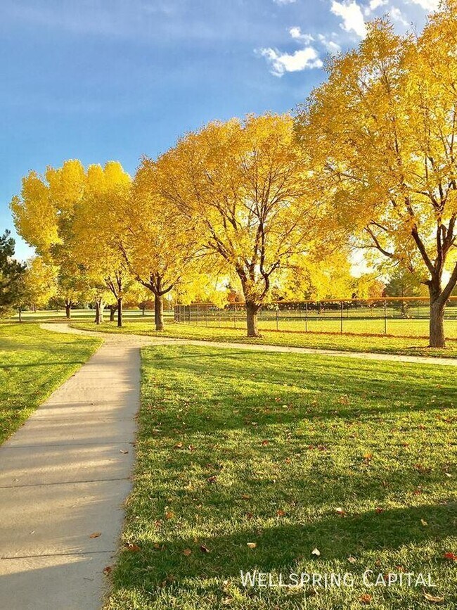 Building Photo - 2690 Pontiac St