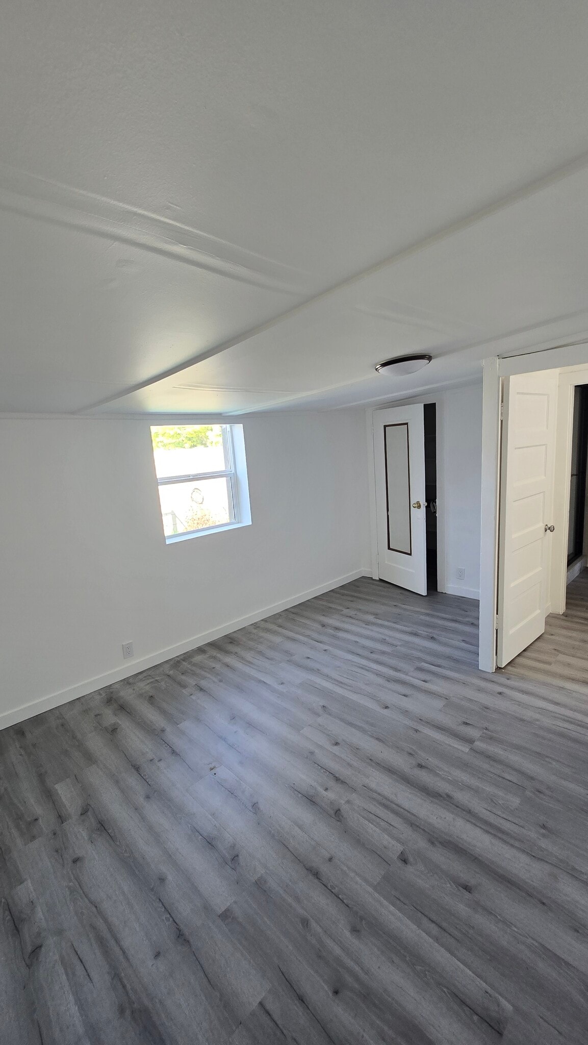 Bedroom 2 - 77 S Parkwood Ave