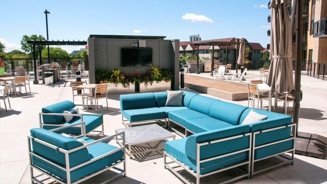 Building Photo - 350 Nathan Ln N