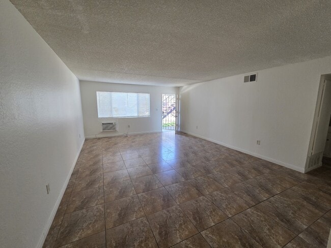 Building Photo - 2044 S Nautical St