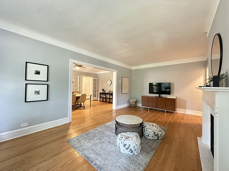 Building Photo - 805 Judson Ave