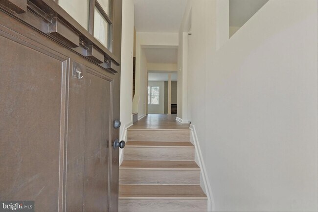 Building Photo - 2846 Schoolhouse Cir