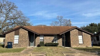 Building Photo - 1413 Hillside Dr