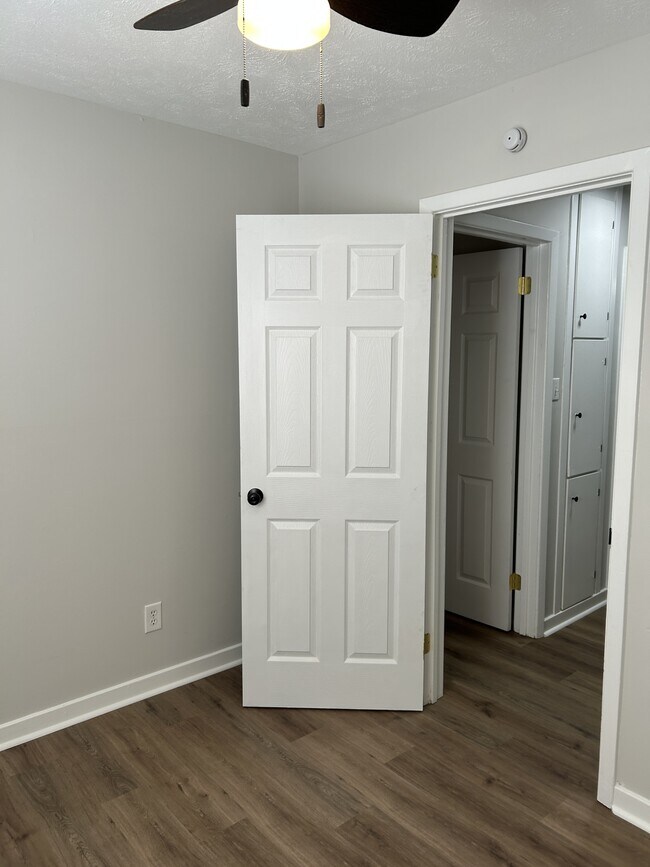 Building Photo - 702 62nd Ave N