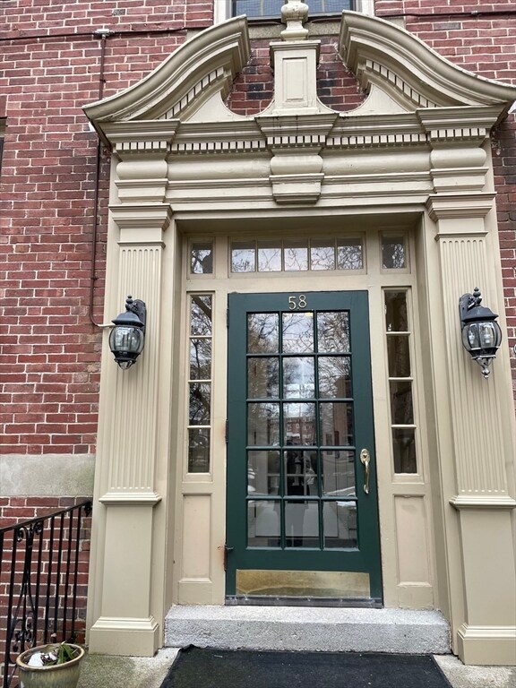 Building Photo - 58 Elm St