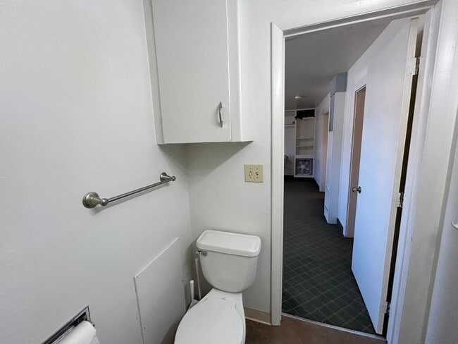 Building Photo - 821 W Main St