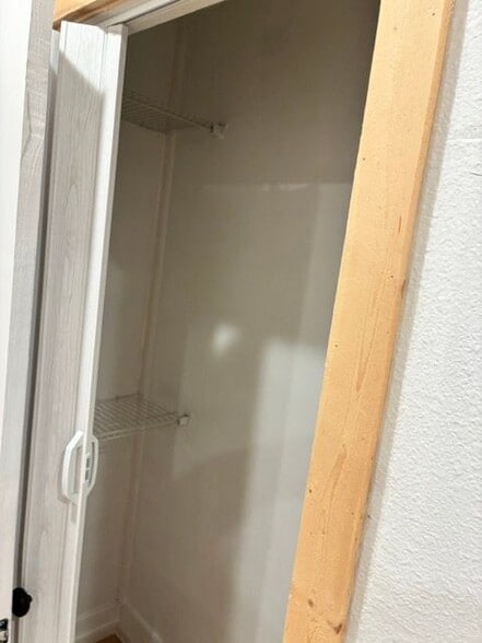 Building Photo - 1320 Woolner Ave