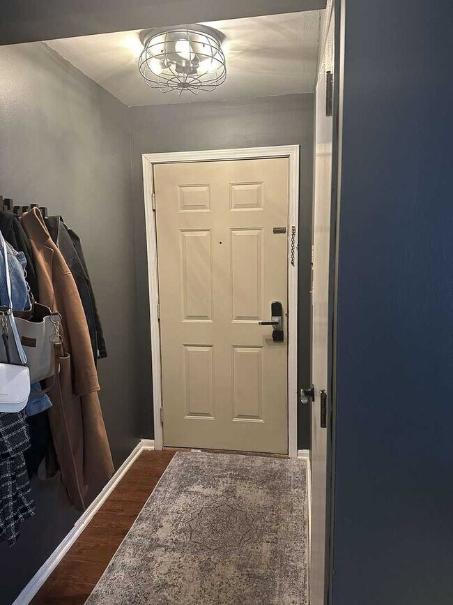 Building Photo - 4402 W Shamrock Ln