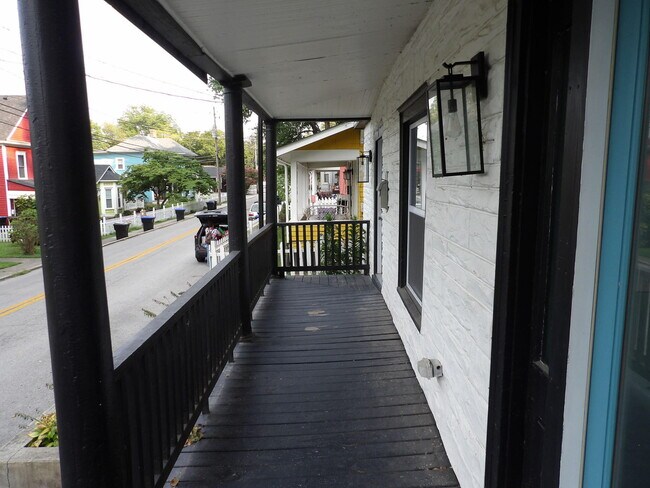 Building Photo - 619.5 Taylor Ave