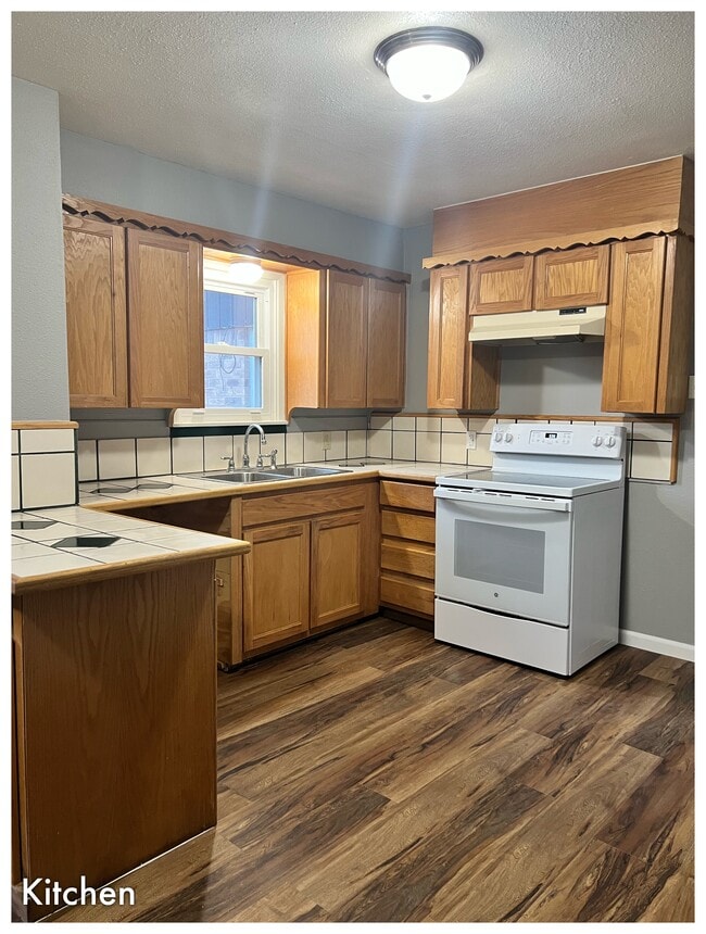 Building Photo - 226 E Murray St