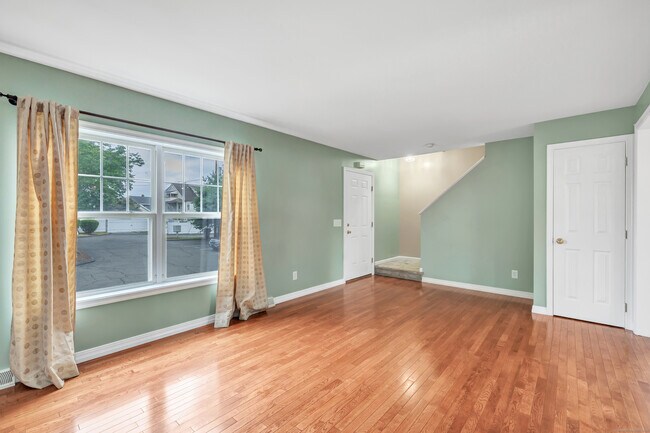 Building Photo - 163 Otis St