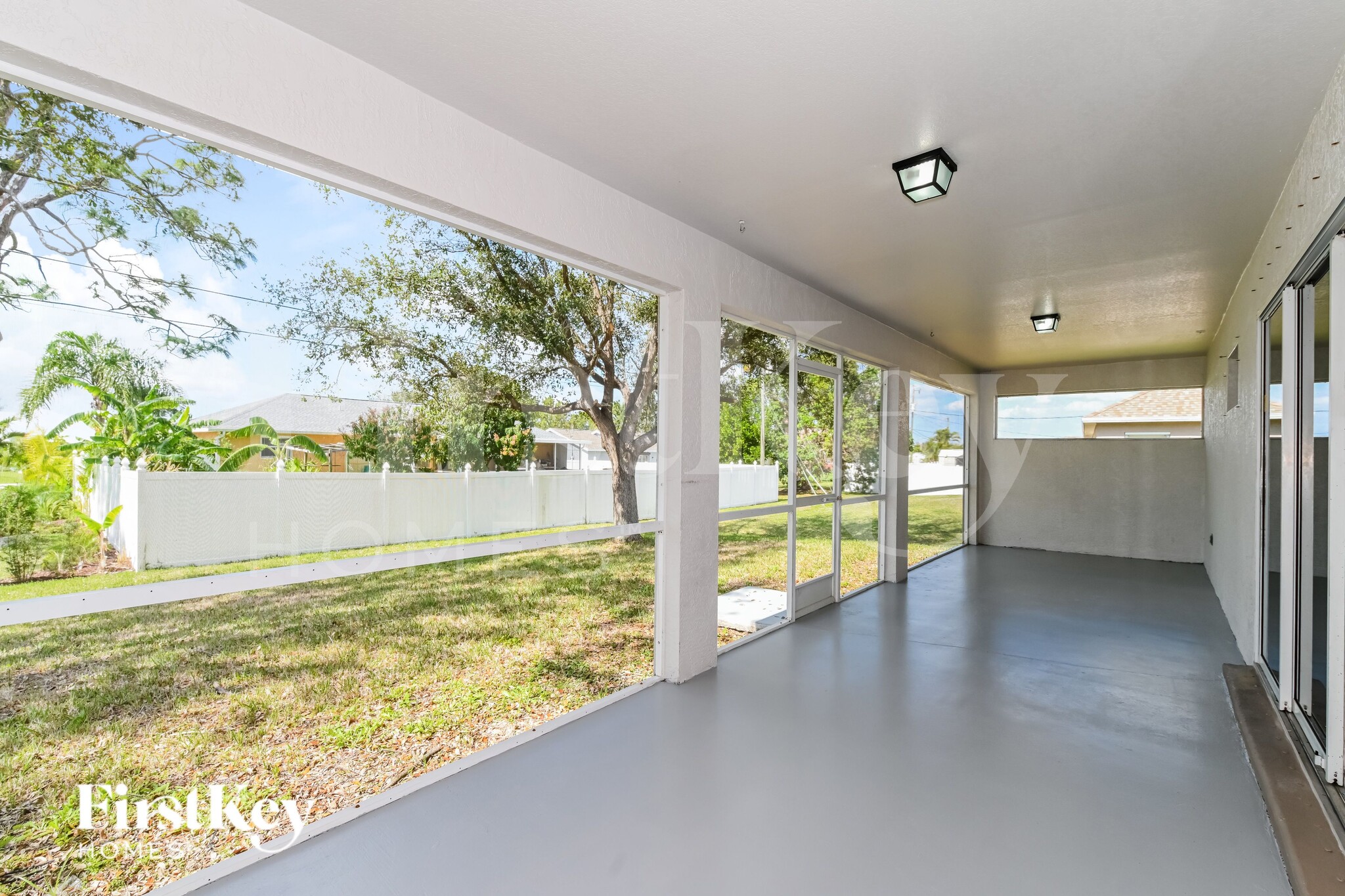 Building Photo - 118 NE 6th Ave