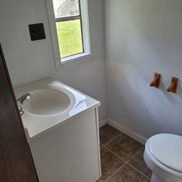 Building Photo - 1025 David Austin Rd