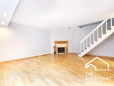 Building Photo - 744 W Gordon Terrace