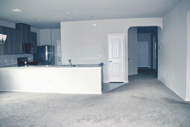 Building Photo - 211 Pitkin Dr